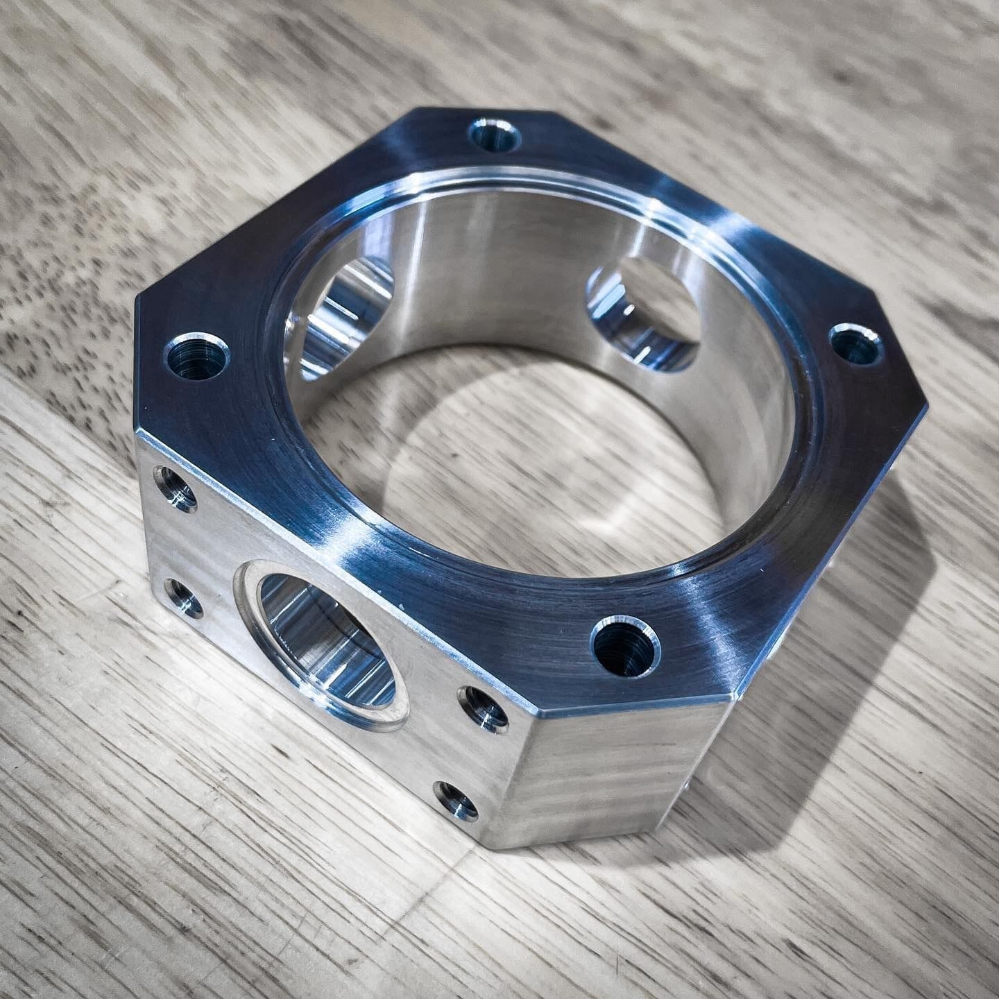 Manifold machined from aluminium billet